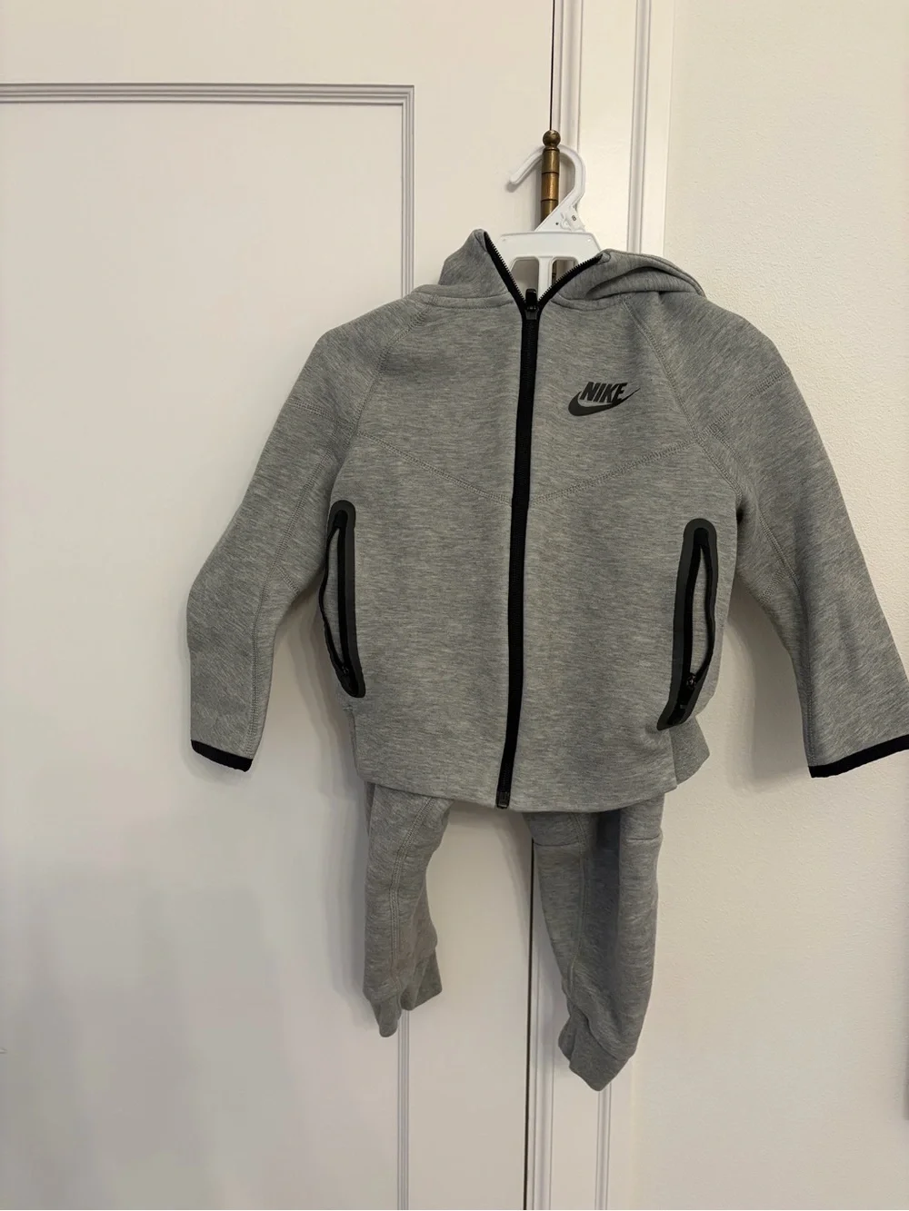 Nike tech Light Gray Kids sweatsuit Hoodie & Joggers Set